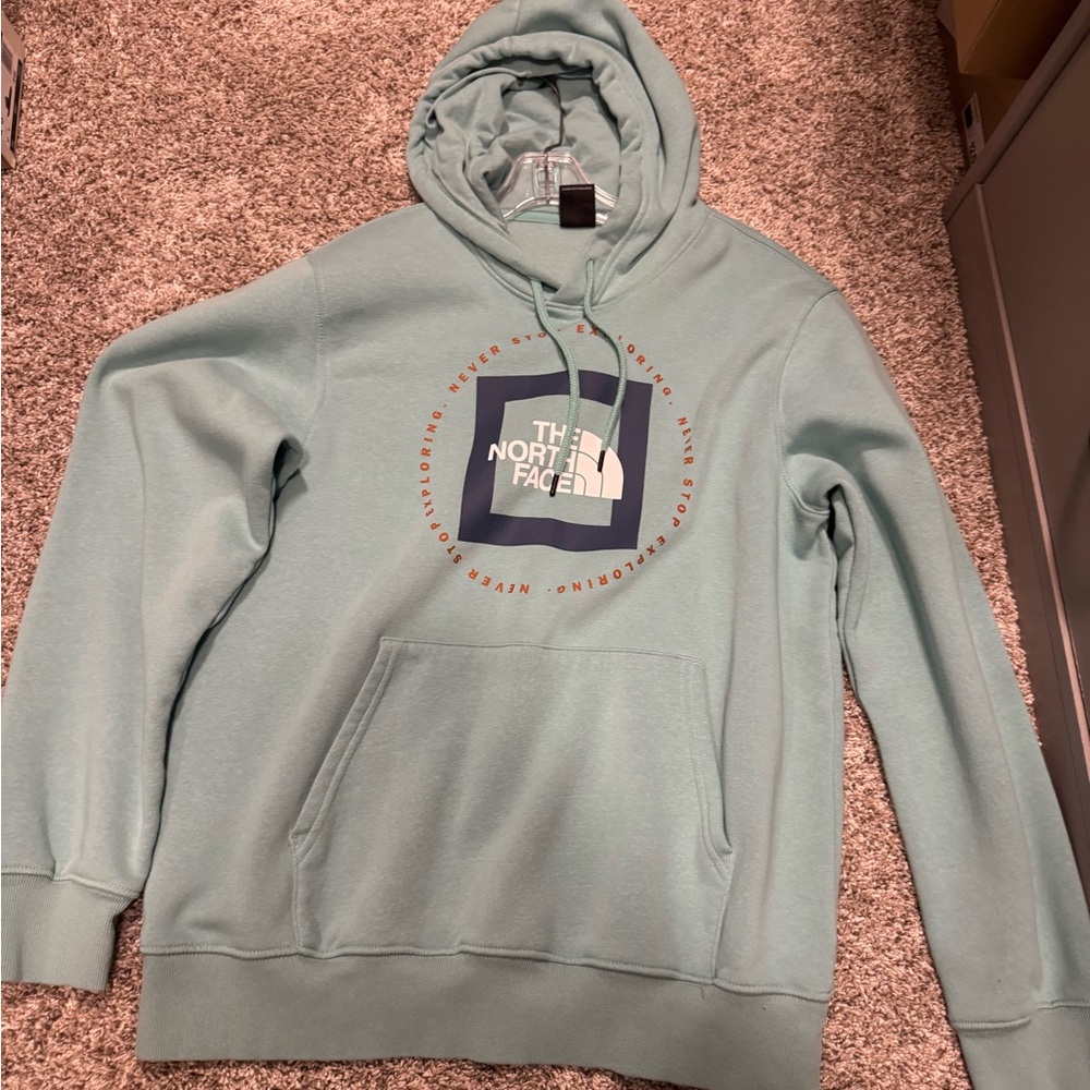 Men’s Northface sweatshirt size large